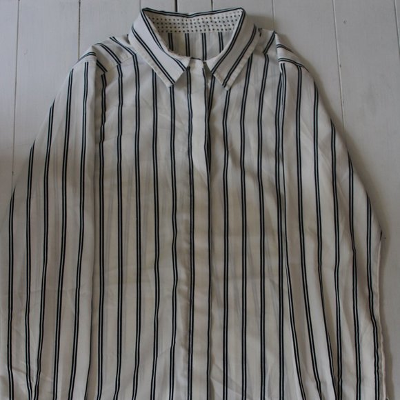 White Striped Button Down Shirt / Blouse With Bow, Abercrombie & Fitch - Picture 8 of 9